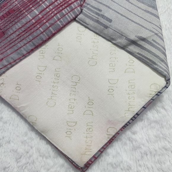 Vintage CHRISTIAN DIOR Men's Silk Neck Tie Grey Red Navy Blue Office Career - Picture 5 of 6